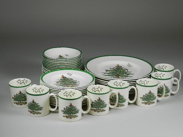 44 Pieces Copeland Spode Christmas Tree China: 44 Pieces Copeland Spode Christmas Tree China