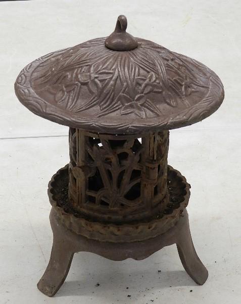 Cast Iron Lanter: weaethered, 14" h