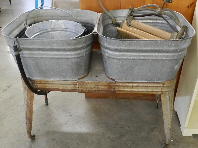 Vintage Double Wash Tub: with wringer & bucket