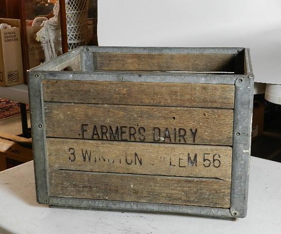 Vintage "Farmer Dairy" Milk Crate: Vintage "Farmer Dairy" Milk Crate