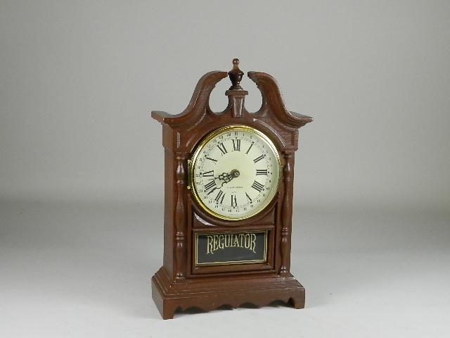 Spartus Automatic Calendar Clock: plastic, 18" h