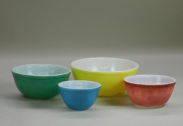 Vintage Pyrex Nesting Bowls: 4 primary color bowls, some color fading