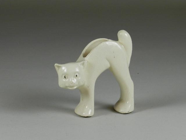 McCoy Art Pottery Cat Planter (1 of 3)