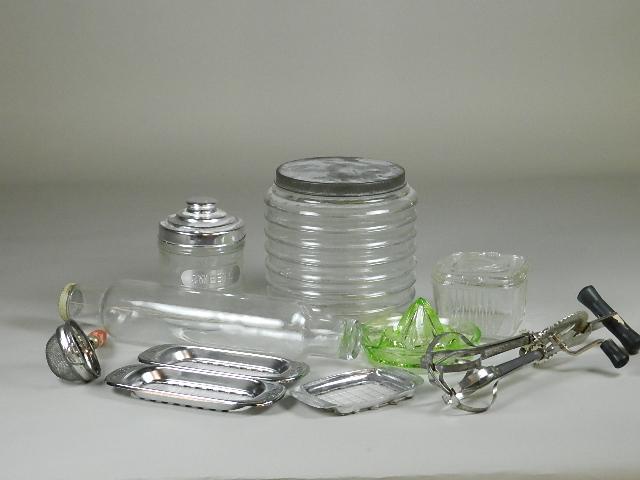 Group of Vintage Kitchen Items (1 of 5)