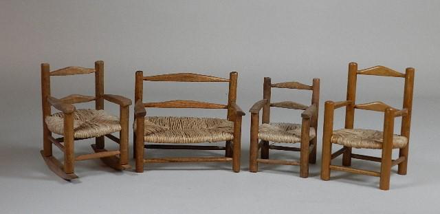 4 Pieces of Doll Furniture (1 of 3)