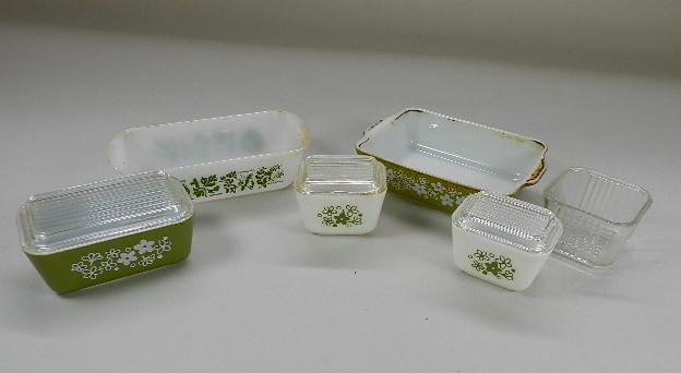 Vintage Pyrex Refrigerator Dishes (1 of 3)