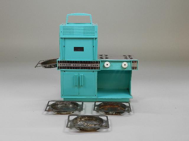 Vintage Kenner Easy Bake Oven: with 4 trays, untested