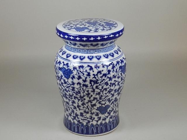 Blue and White Chinese Garden Seat: 18" h x 11" w