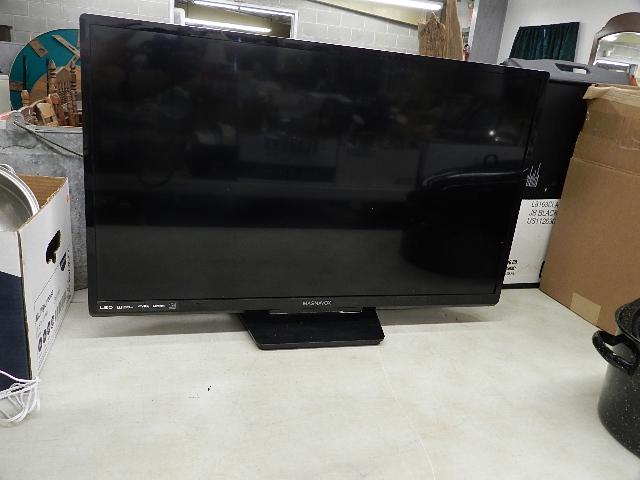 Magnavox LED Flat Screen TV: Model 32MV04X/F7
