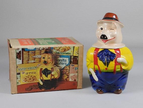 McCoy Winking Pig Cookie Jar (1 of 7)