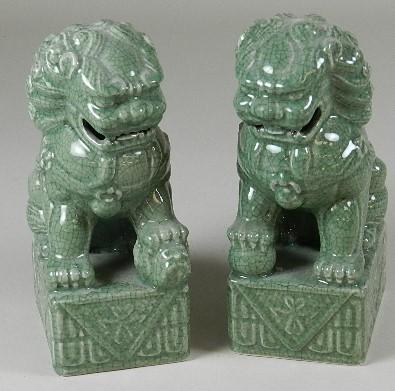 Pair of Seymour Mann Porcelain Foo Dogs: excellent condition, 8" h