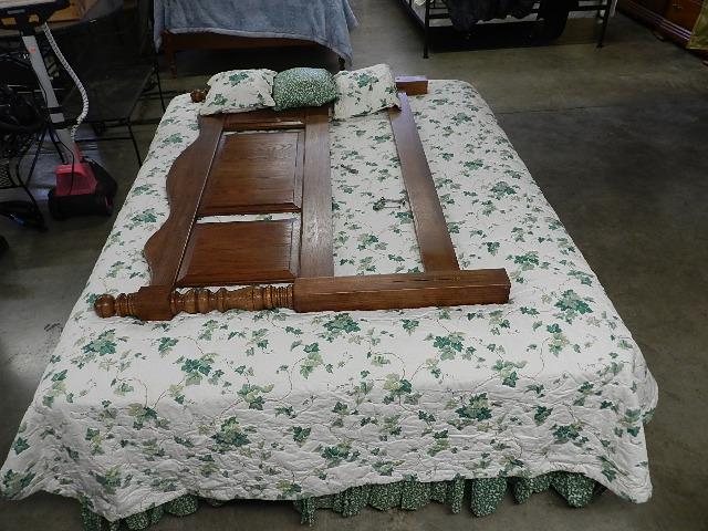 Queen Size Bed (1 of 3)