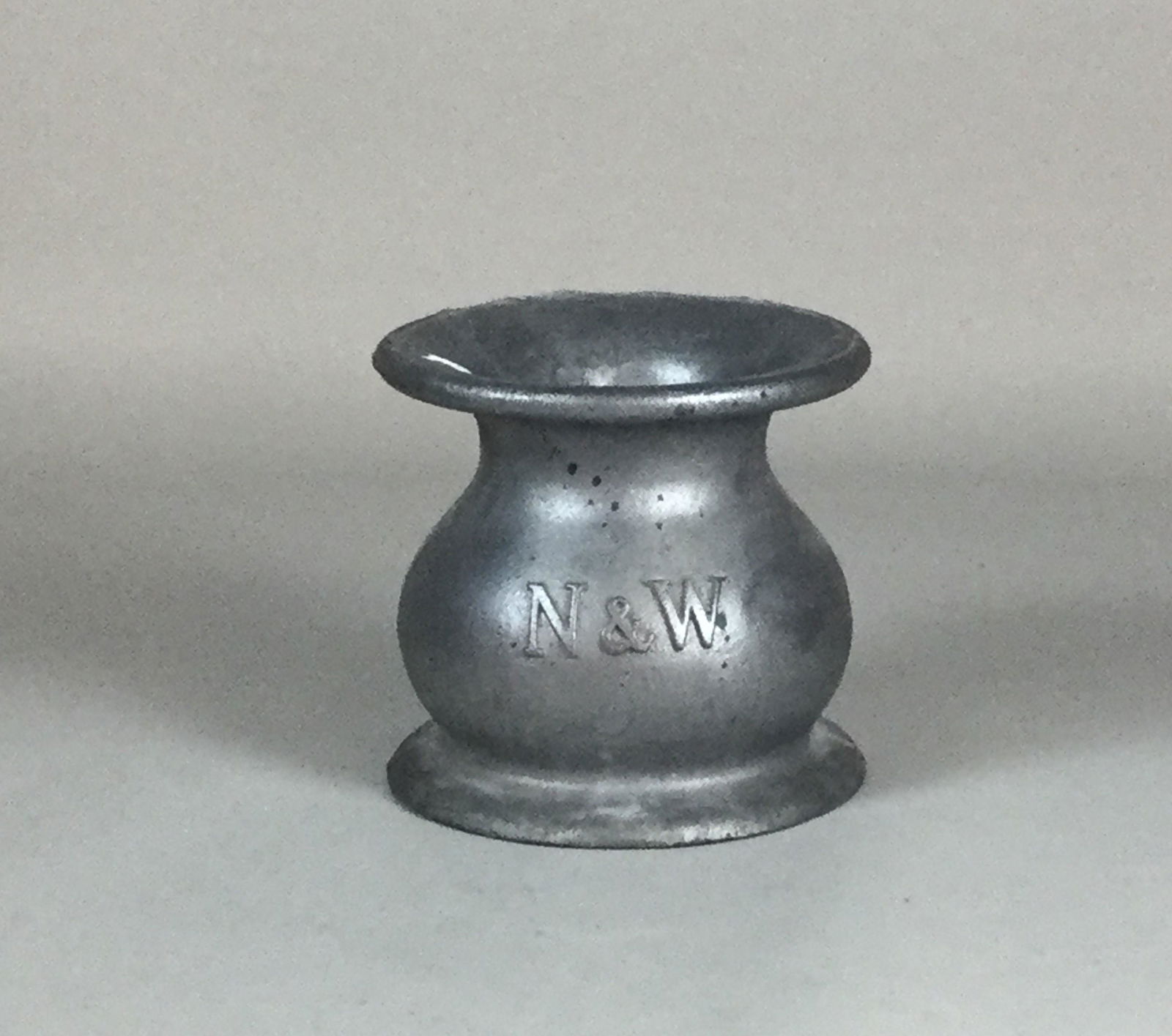 Norfolk & Western Railway Cast Aluminum Spittoon (1 of 4)