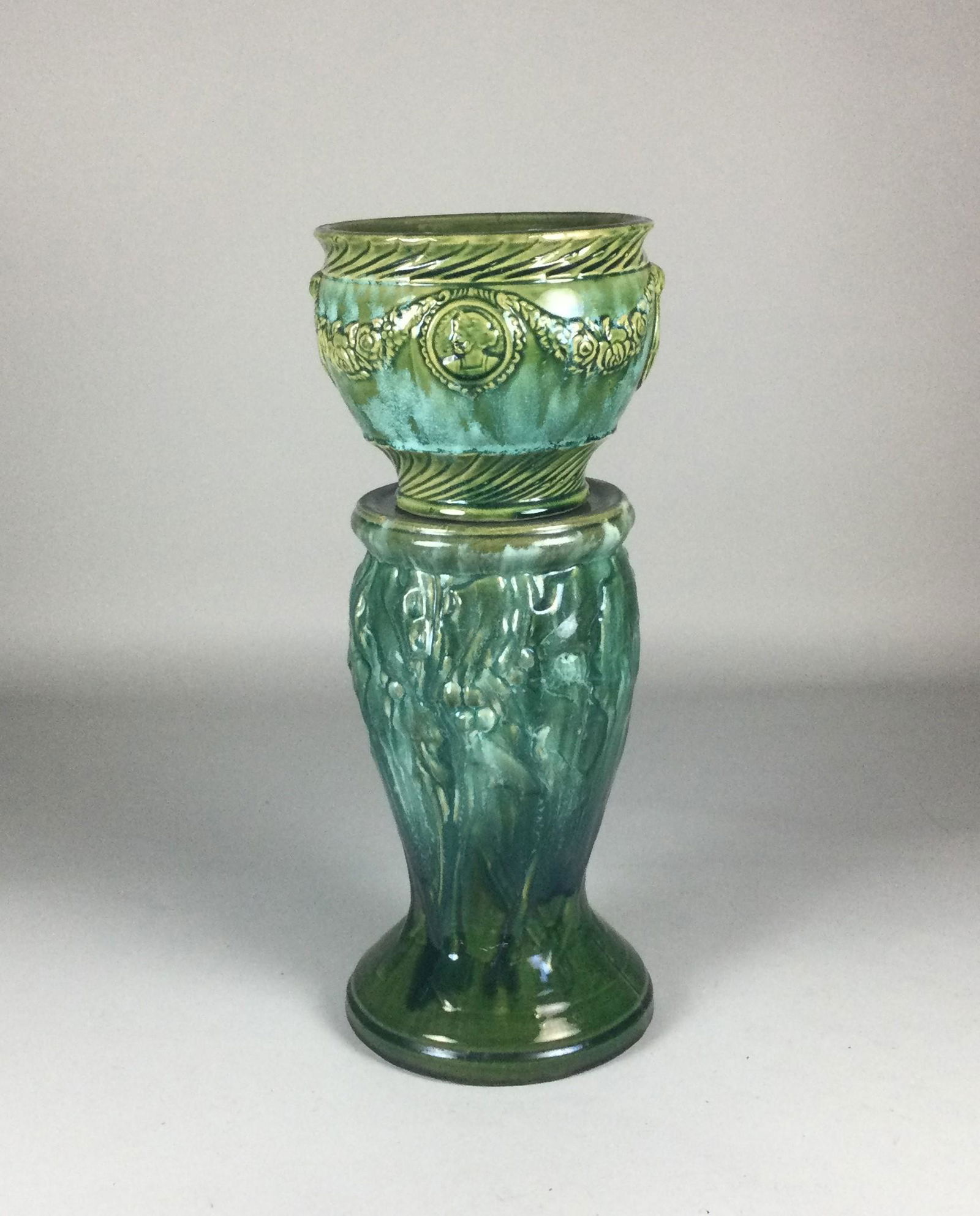 Majolica Brush-McCoy Cameo Jardiniere & McCoy Holly (1 of 6)