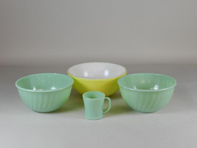 3 Pieces Fire King Jadeite, Yellow Pyrex Mixing Bowl (1 of 4)