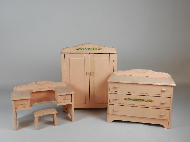3 Pieces of Doll Furniture (1 of 5)