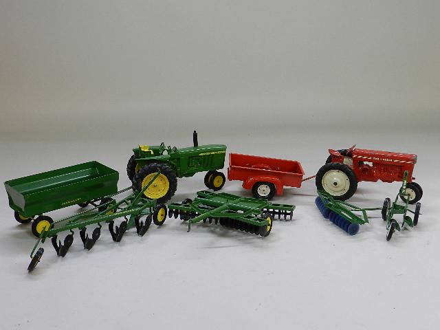 Die Cast Toy Tractors & Implements: Die Cast Toy Tractors & Implements