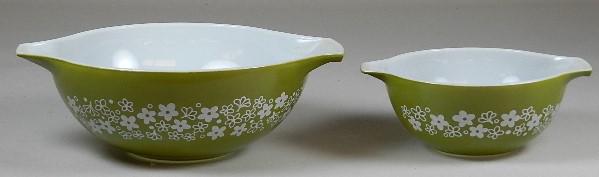 Pair of Pyrex Mixing Bowls: in green & white, minor wear, largest 13" w