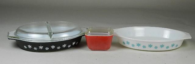 2 Pyrex Serving Pieces & a Refrigerator Jar with Lid (1 of 5)