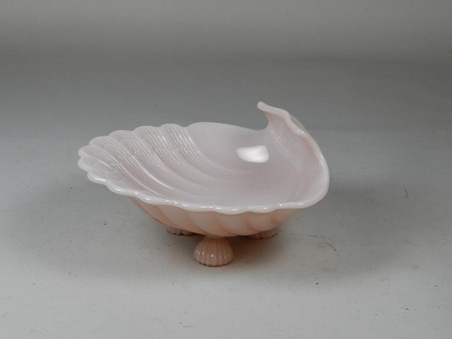 Cambridge Glass Pink Shell Dish (1 of 4)