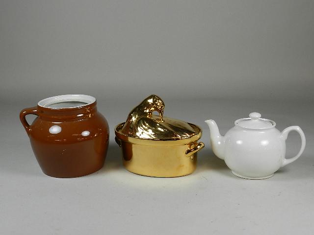 Hall Pottery Covered Baking Dish with Bird's Head (1 of 4)