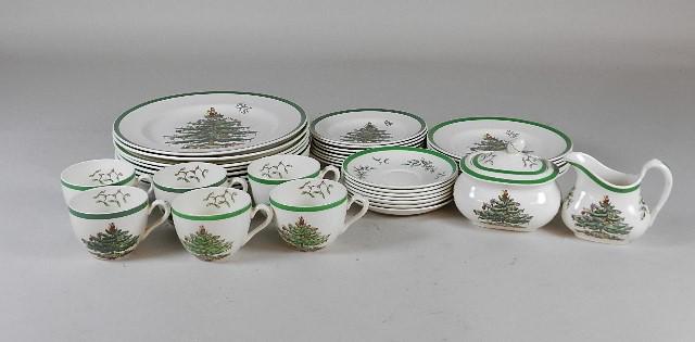 37 Pieces Copeland Spode Christmas China (1 of 5)