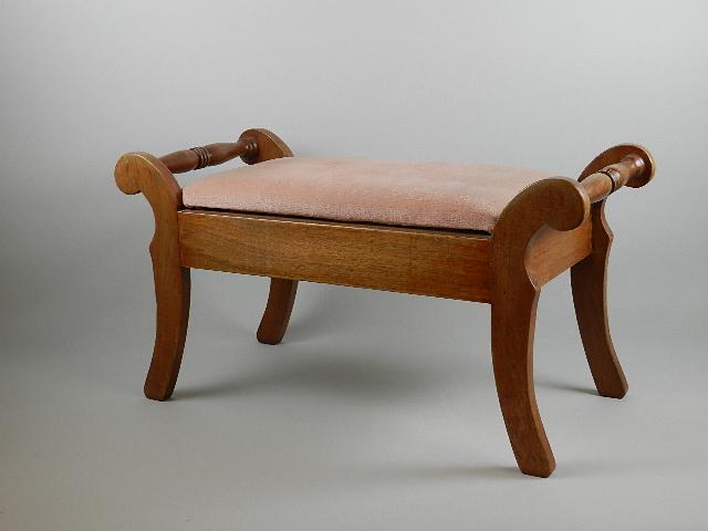 Maple Footstool (1 of 4)