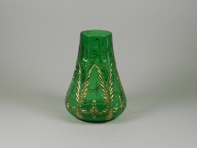EAPG Dugan Emerald Green Vase (1 of 2)