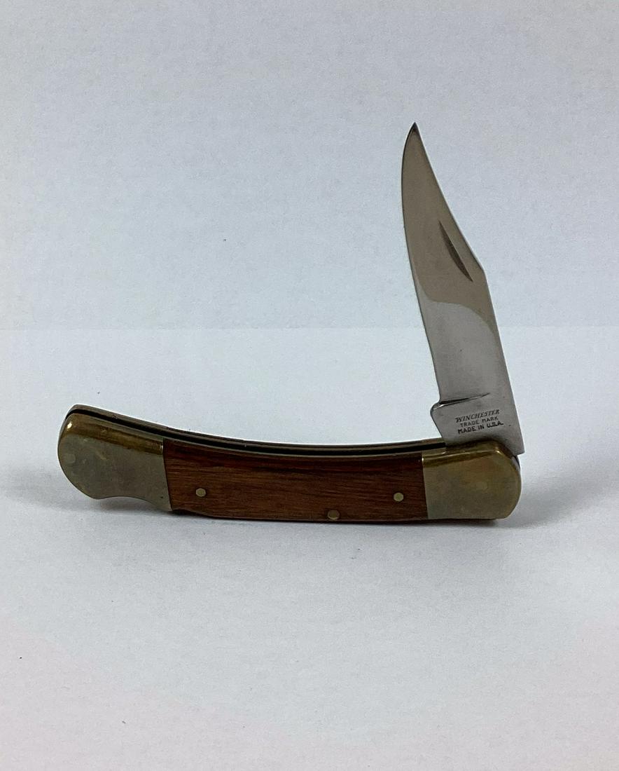 Winchester LB220 Pocket Knife: Minor wear. 5" long closed.