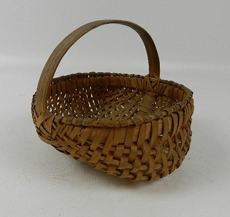 Small Oak Splint Egg Basket: Some areas of wear. 6" w 4 1/2" t