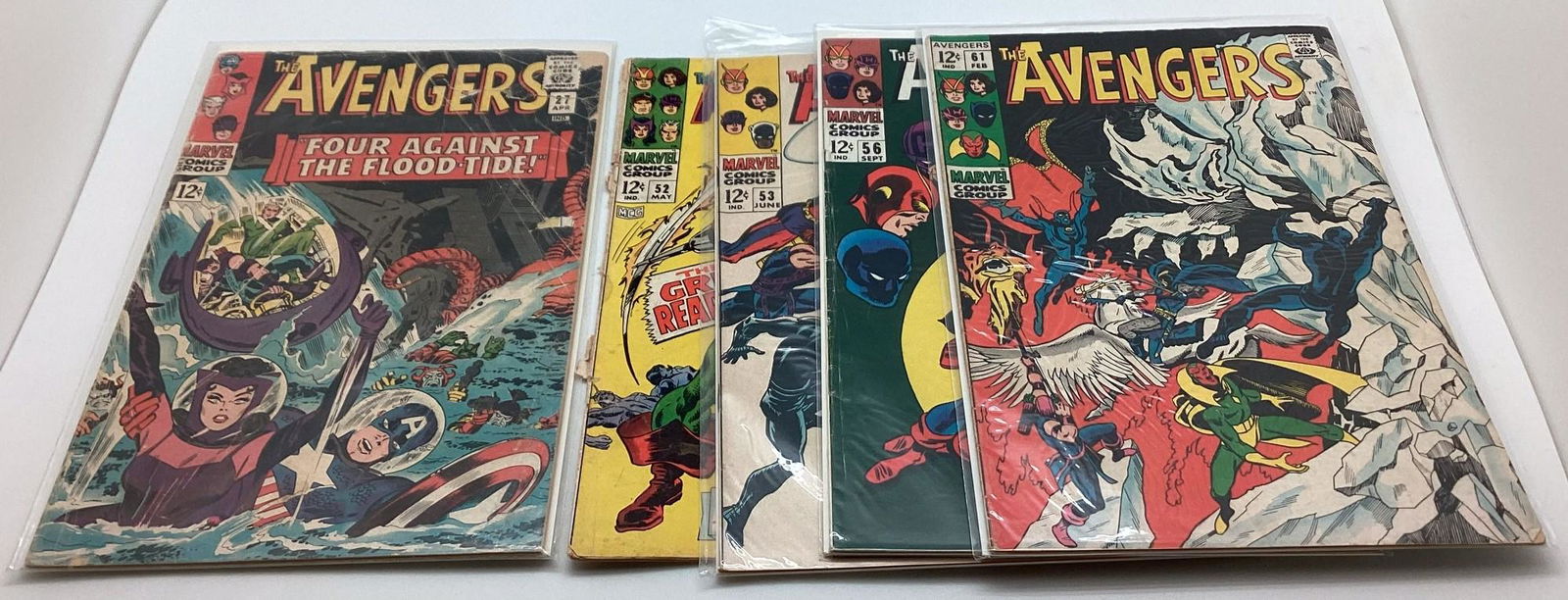 Lot of 5 Issues Marvel The Avengers (1 of 3)