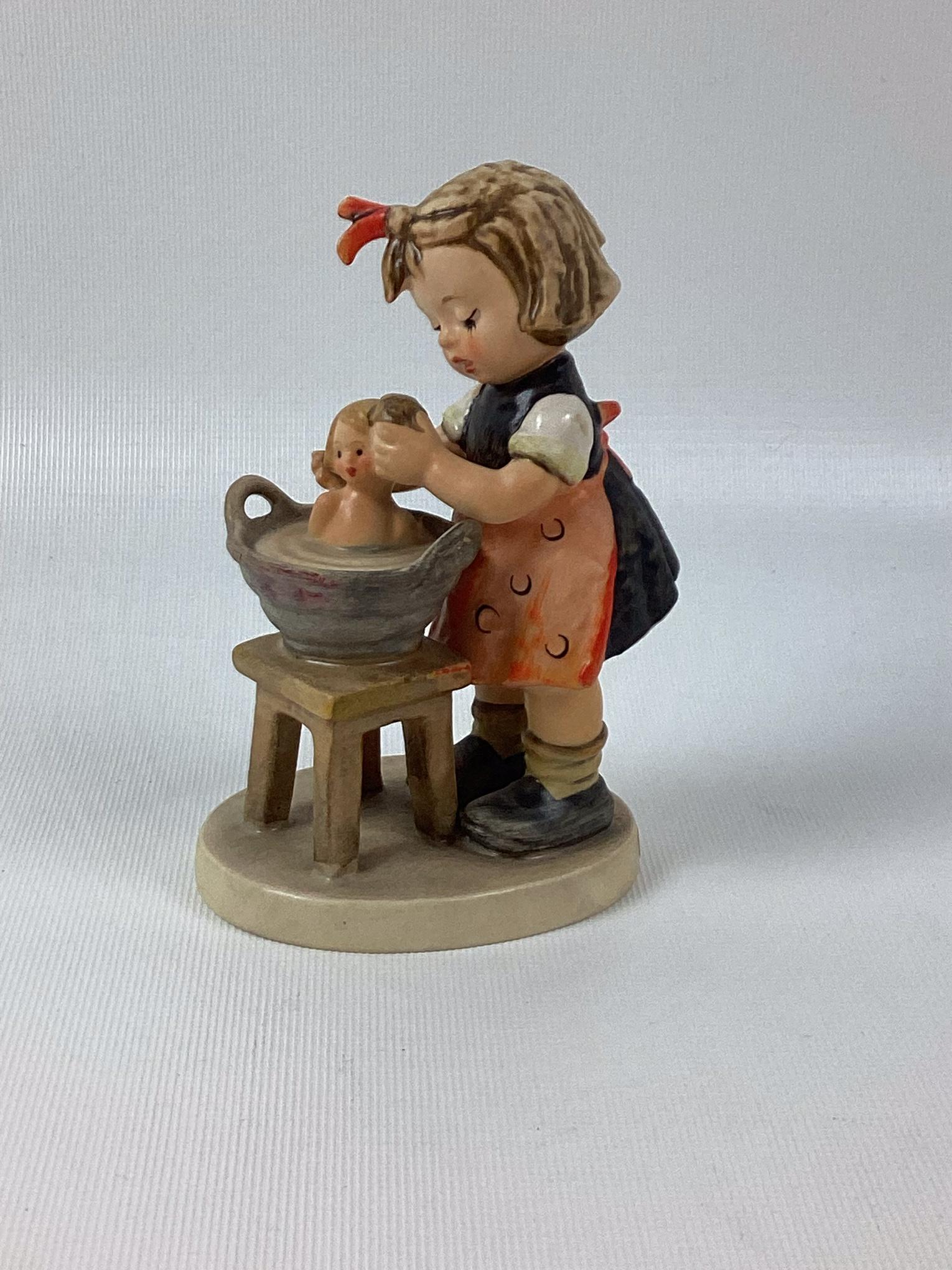 Goebel Hummel Doll Bath (1 of 3)