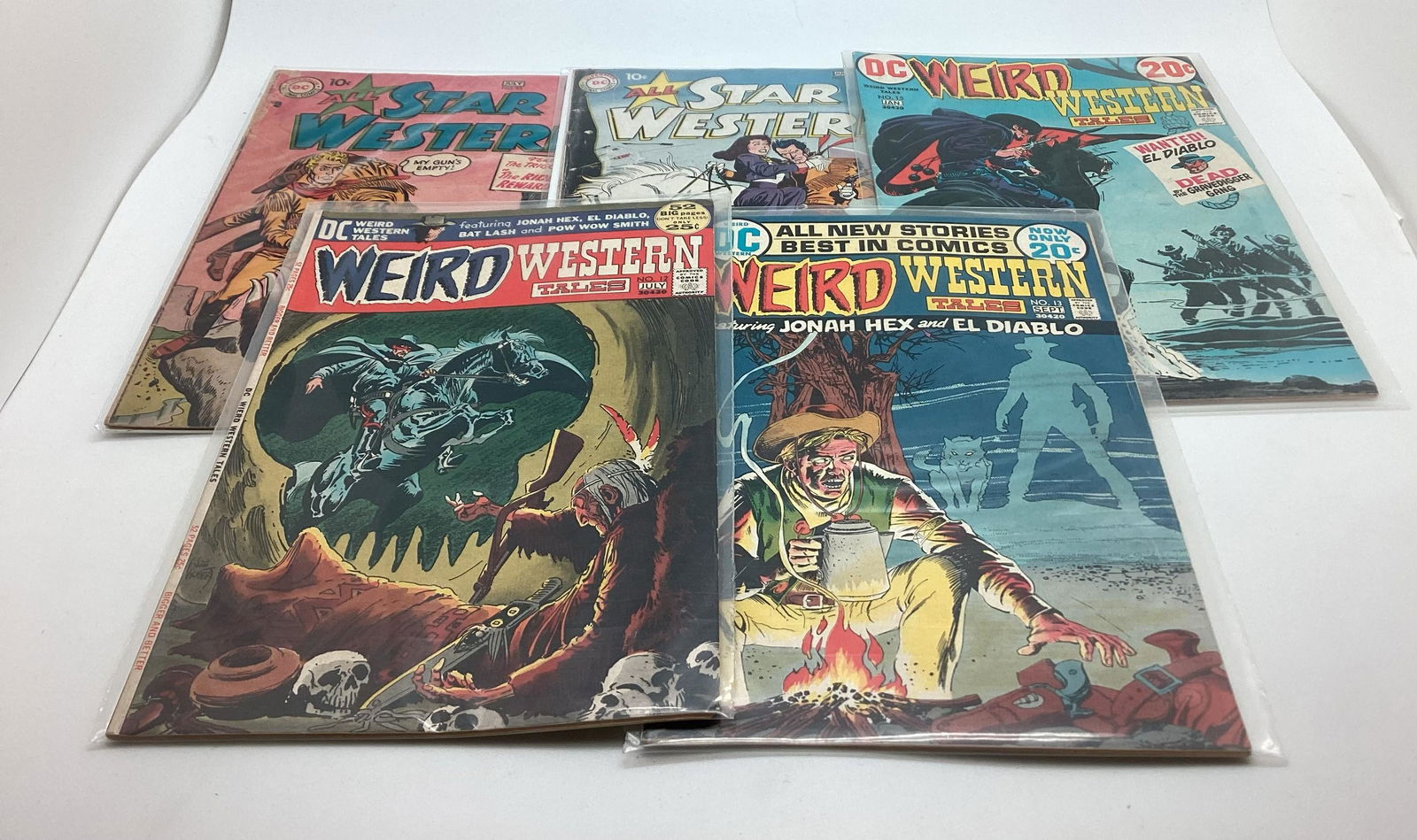 Lot of 5 DC Western Comics Jonah Hex (1 of 2)