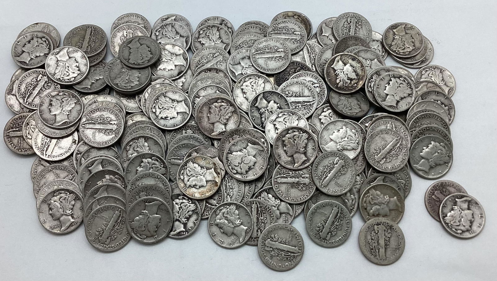 Lot of 200 Mercury Dimes (1 of 1)