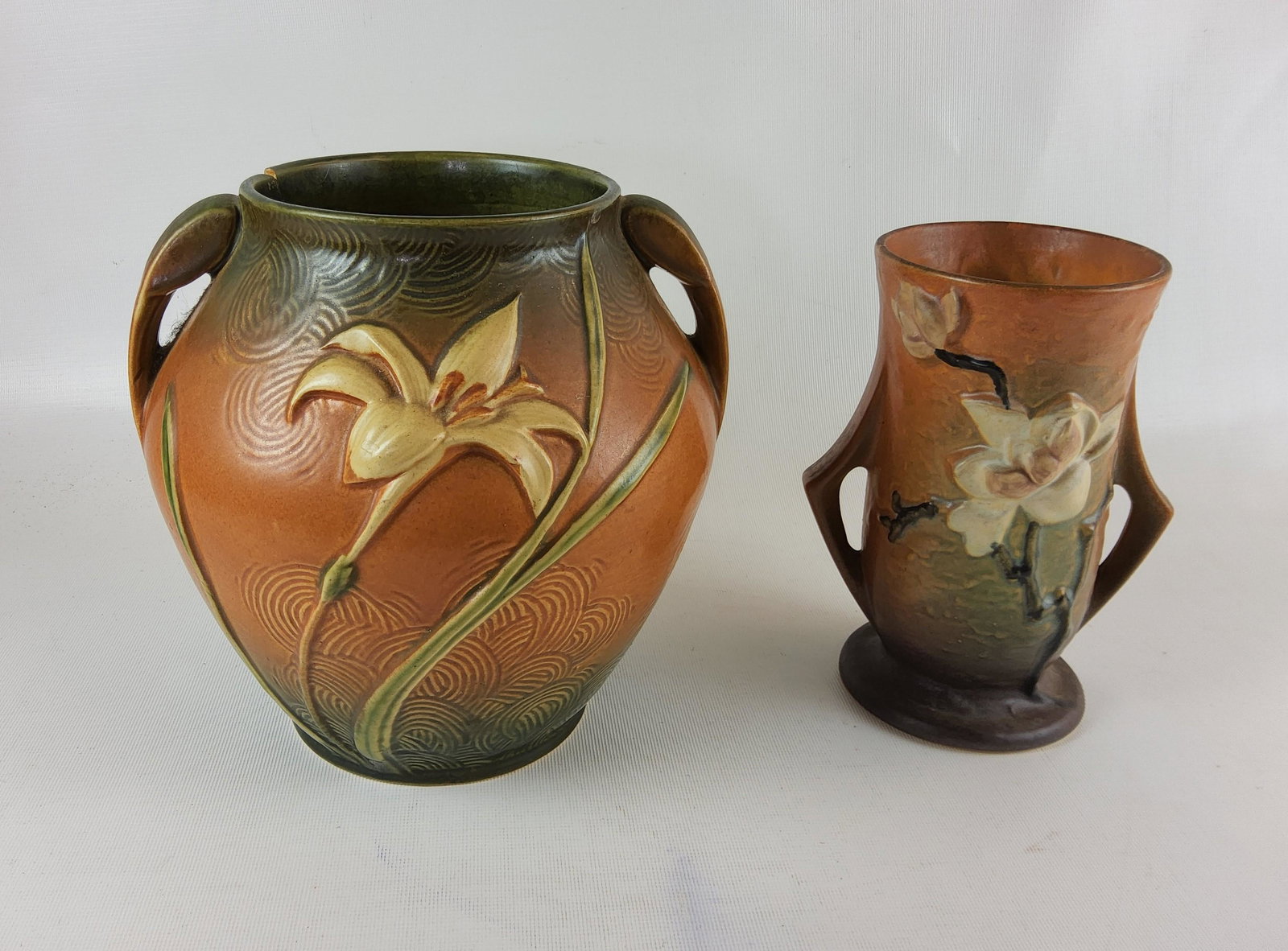 Two Roseville Art Pottery Vases Magnolia and Zephyr Lily (1 of 7)