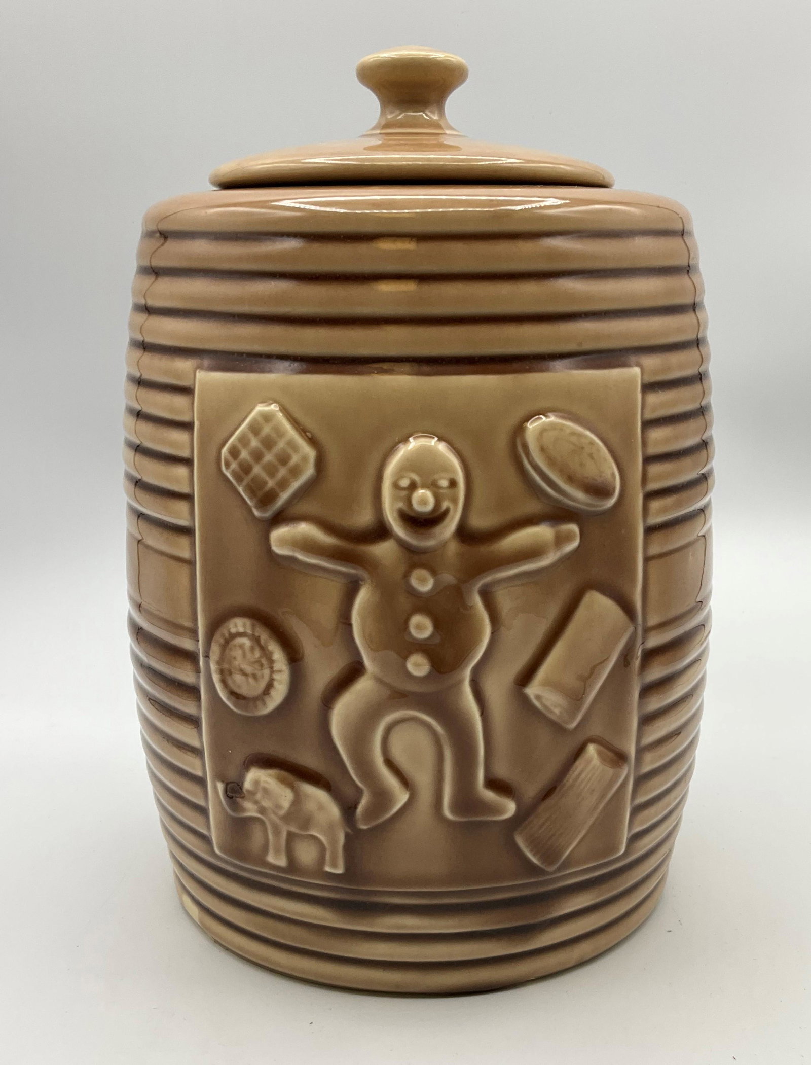 McCoy Gingerbread Boy Cookie Jar (1 of 6)