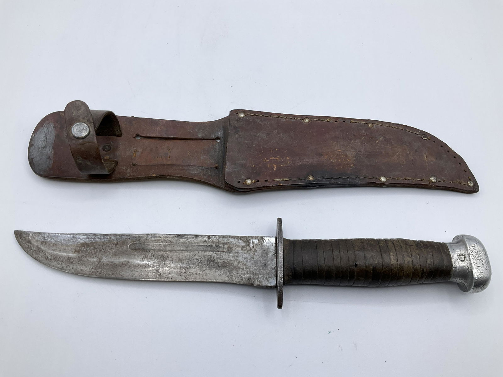 Fixed Blade Hunting Knife (1 of 9)