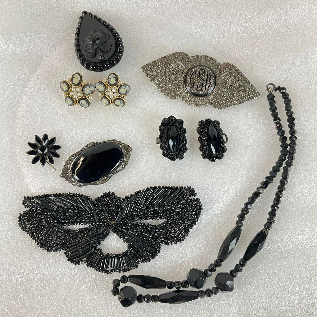 Victorian Jet Jewelry & More (1 of 13)