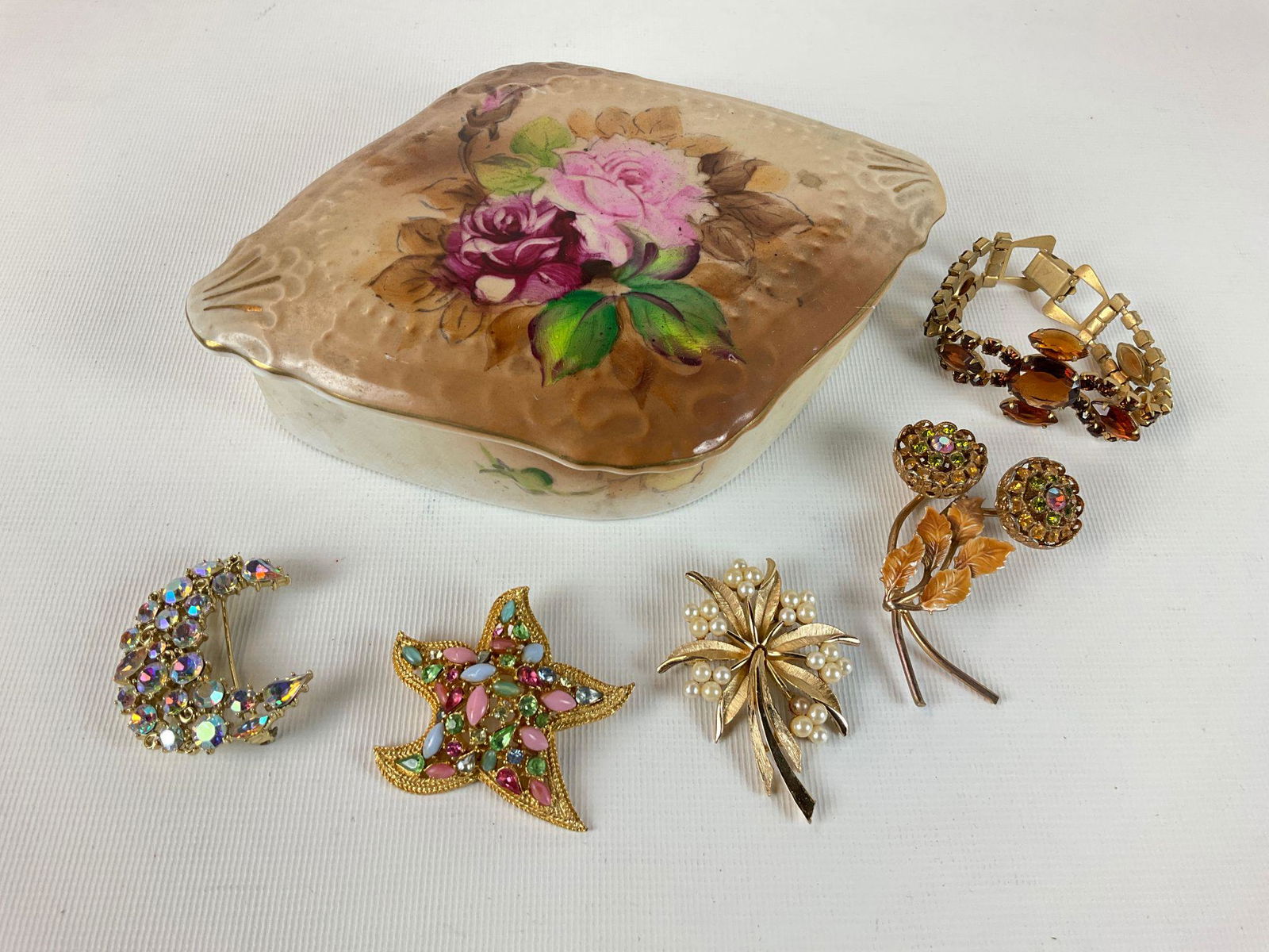 Vintage Jewelry & Box (1 of 15)
