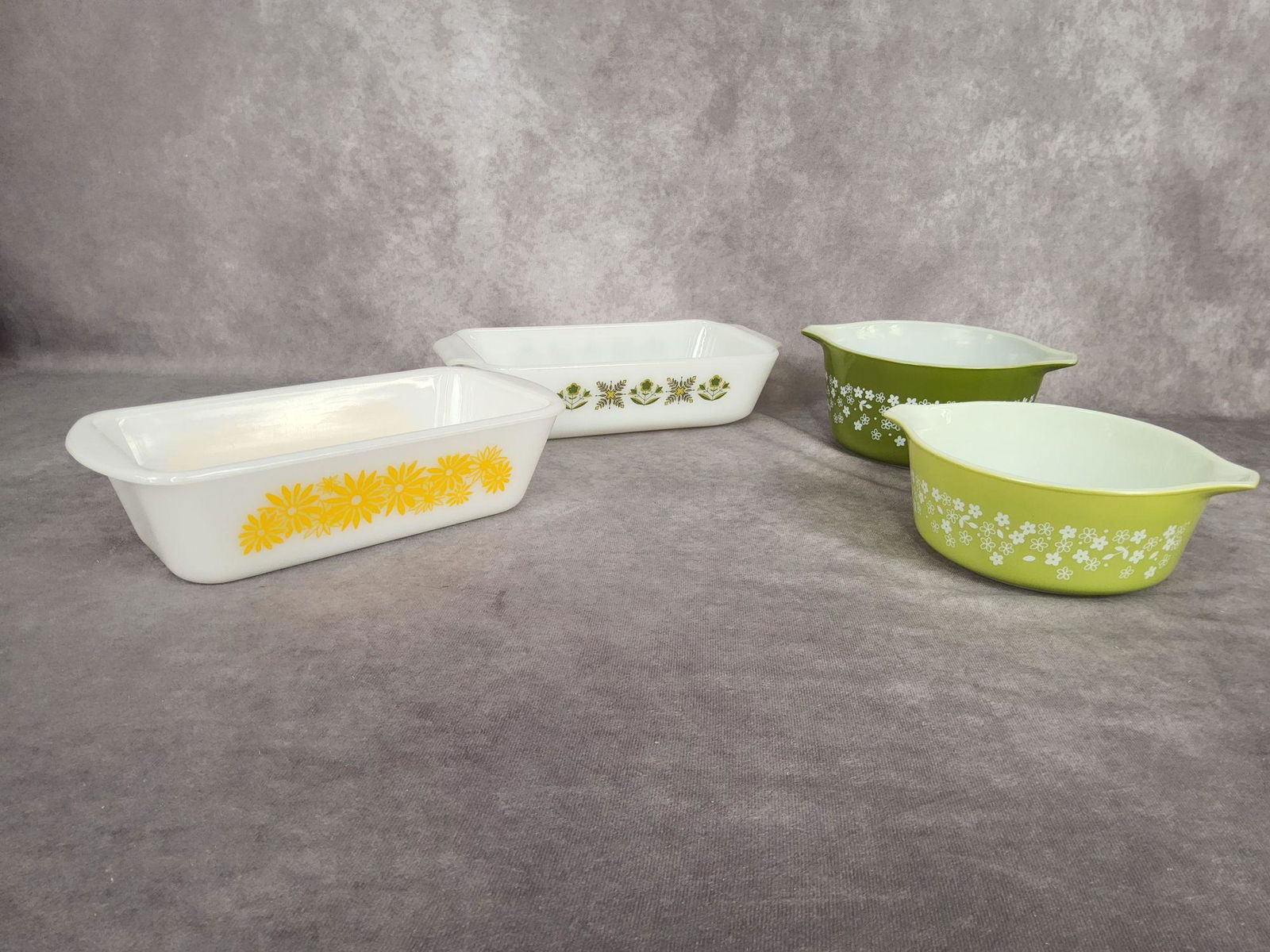 Pyrex and Fire King Dishes (1 of 3)