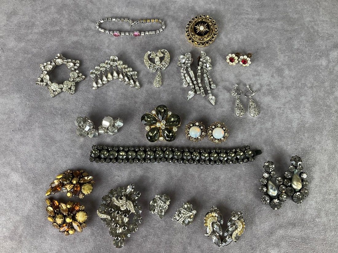 Rhinestone Costume Jewelry (1 of 10)