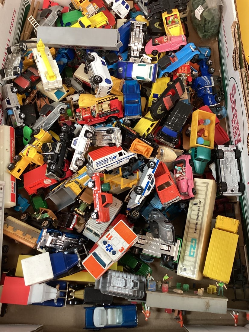 Huge lot of Hot Wheels, Match Box and Other Diecast Cars and Planes (1 of 4)