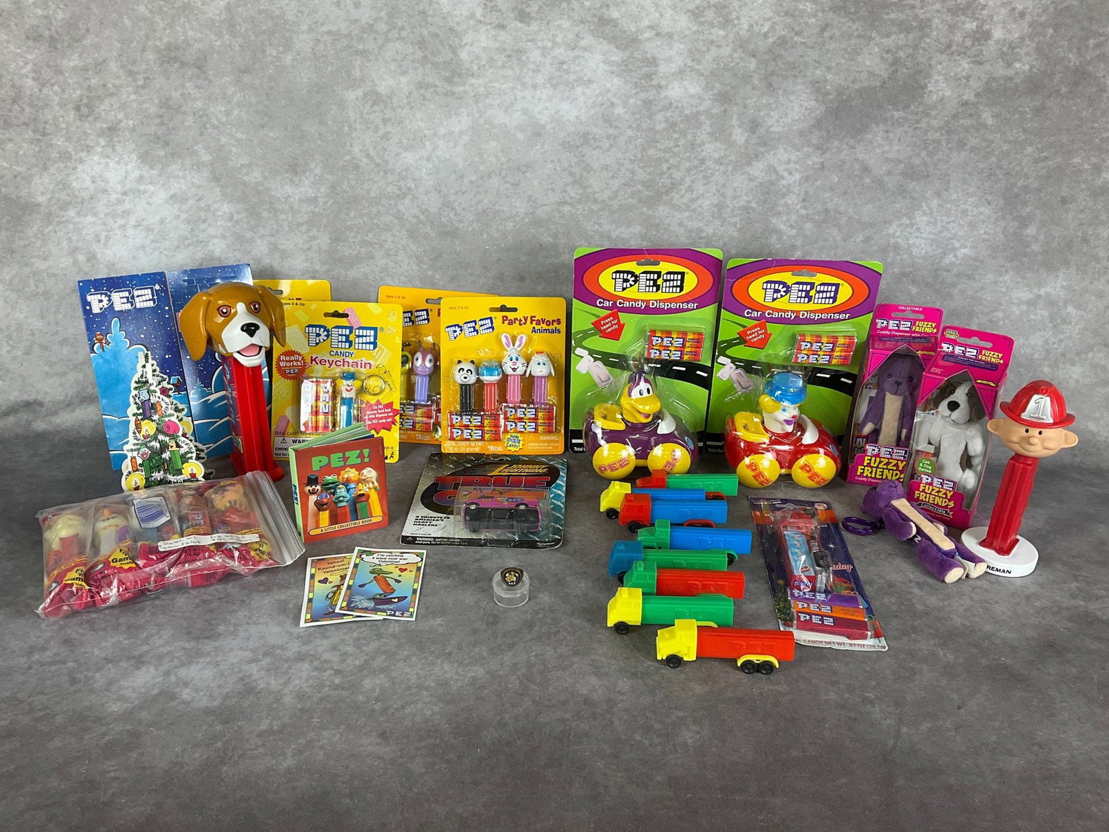 Pez 1960's Gumball Ring and Collectibles (1 of 13)