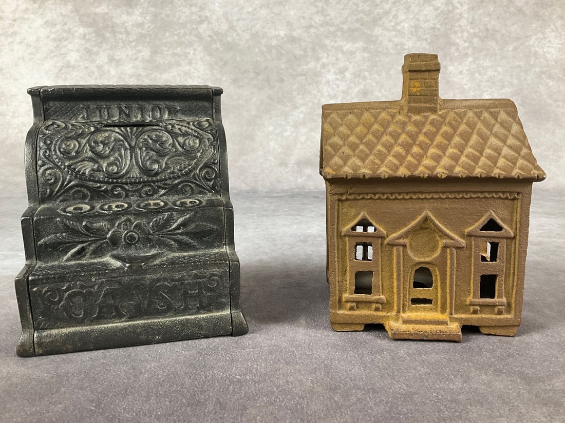Junior Cast Iron Cash Register Bank (1 of 8)