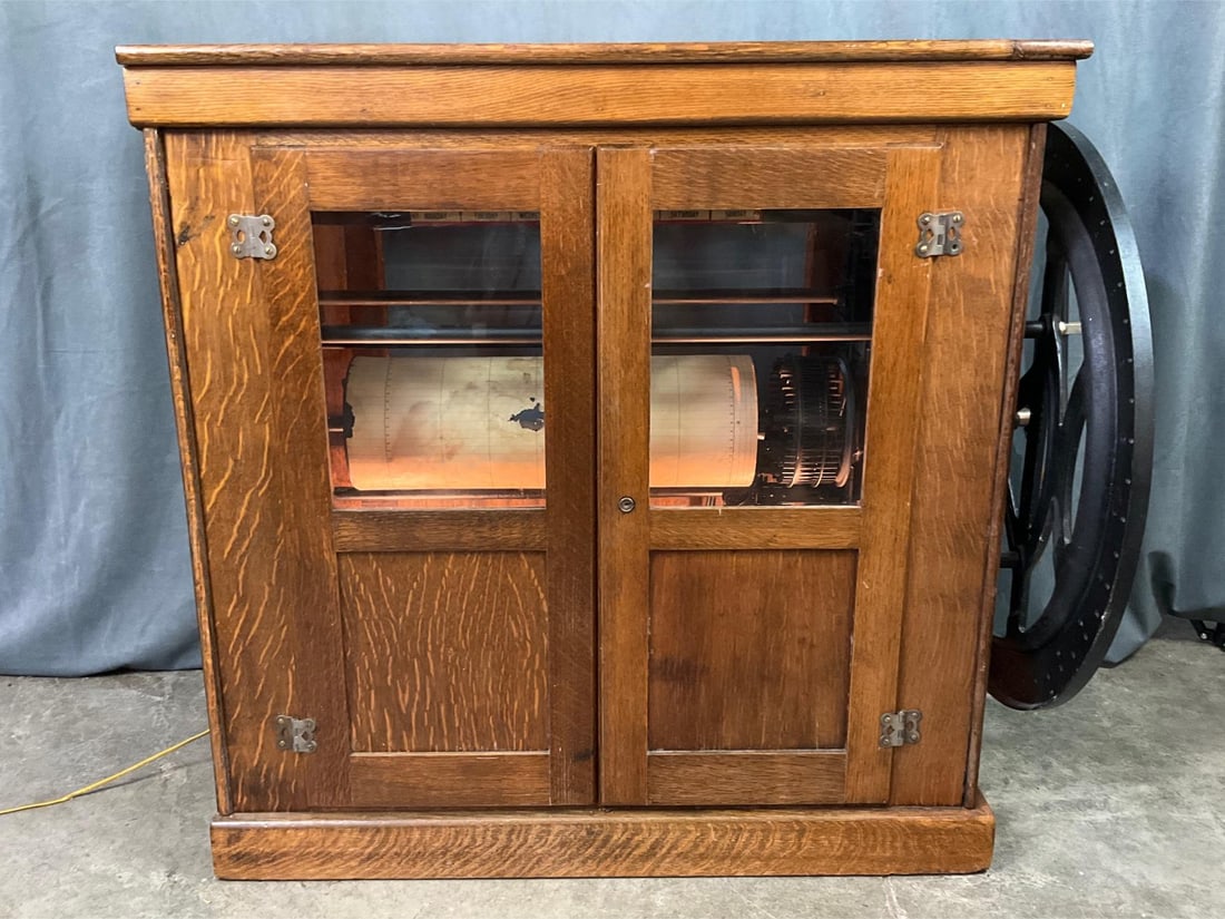 Roanoke Dairy and Ice Cream Recording Dial Clock (1 of 15)