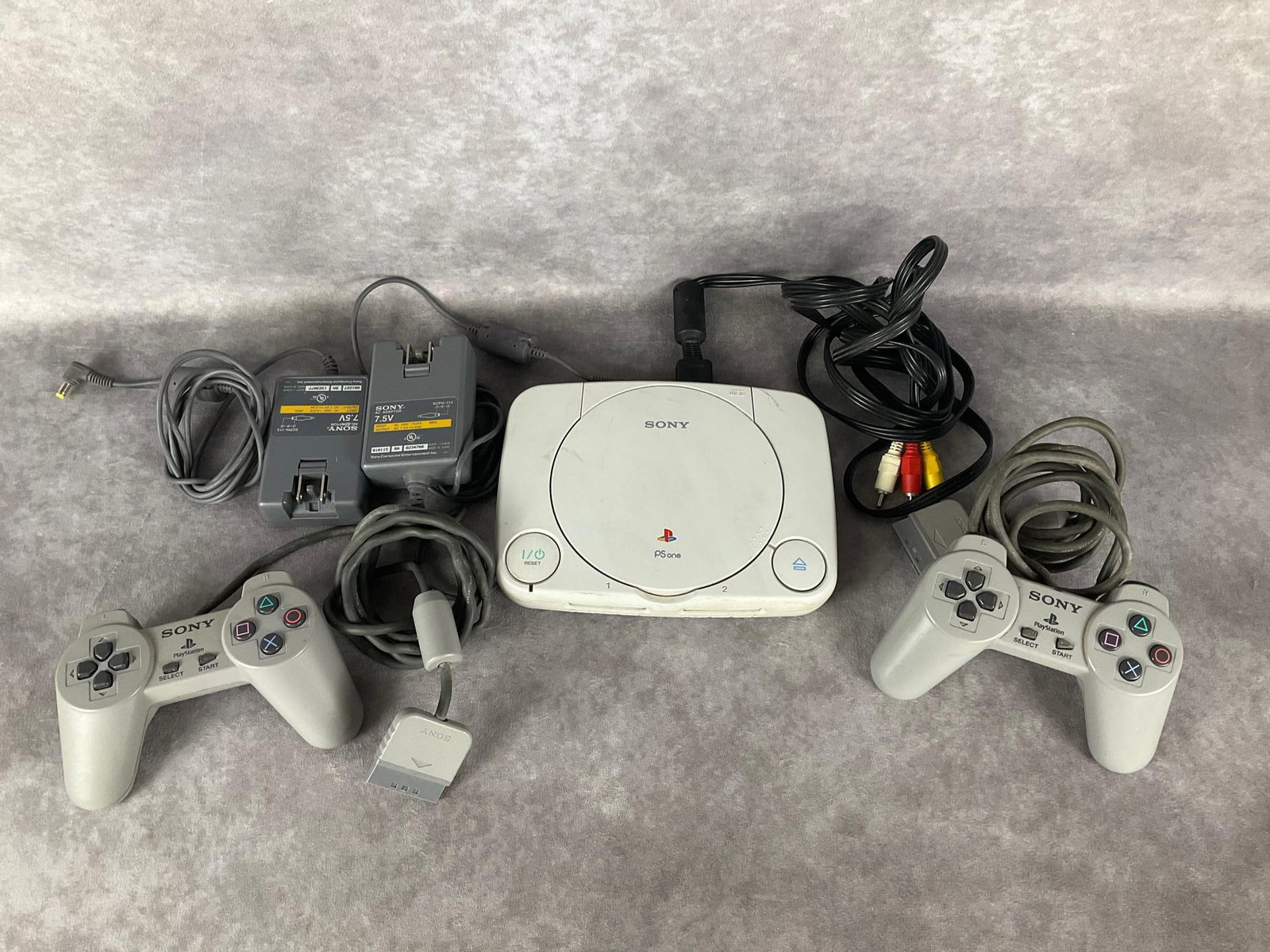 Sony PlayStation One Console & Controllers (1 of 12)