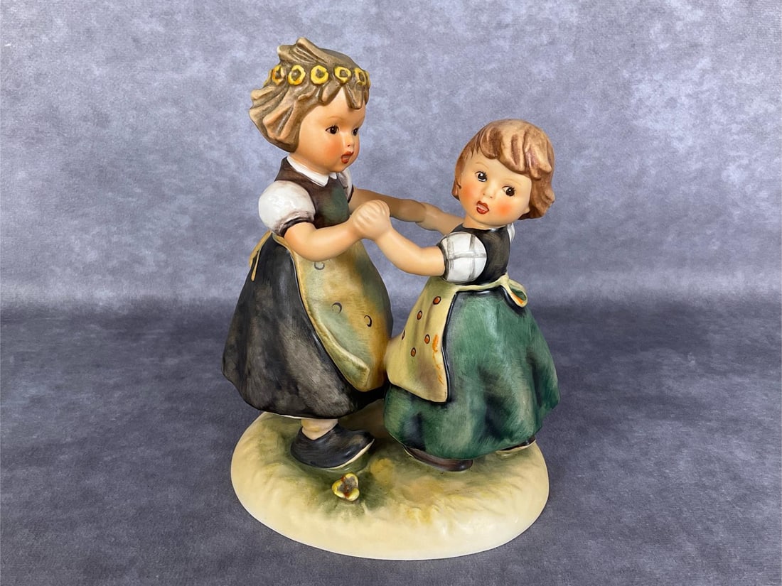 Spring Dance: Hum 353/I. TMK 5. Height of 6.75 inches. Good condition.