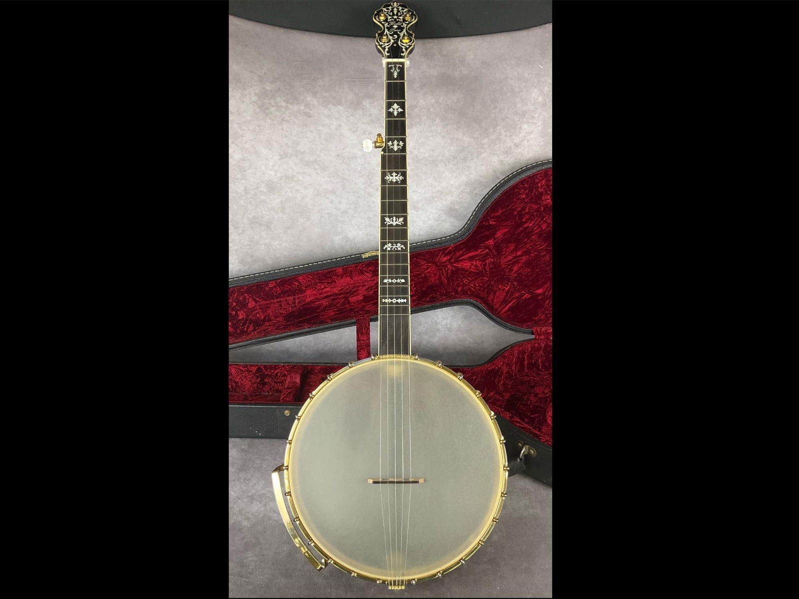 Gold Tone Bob Carlin Banjo (1 of 15)