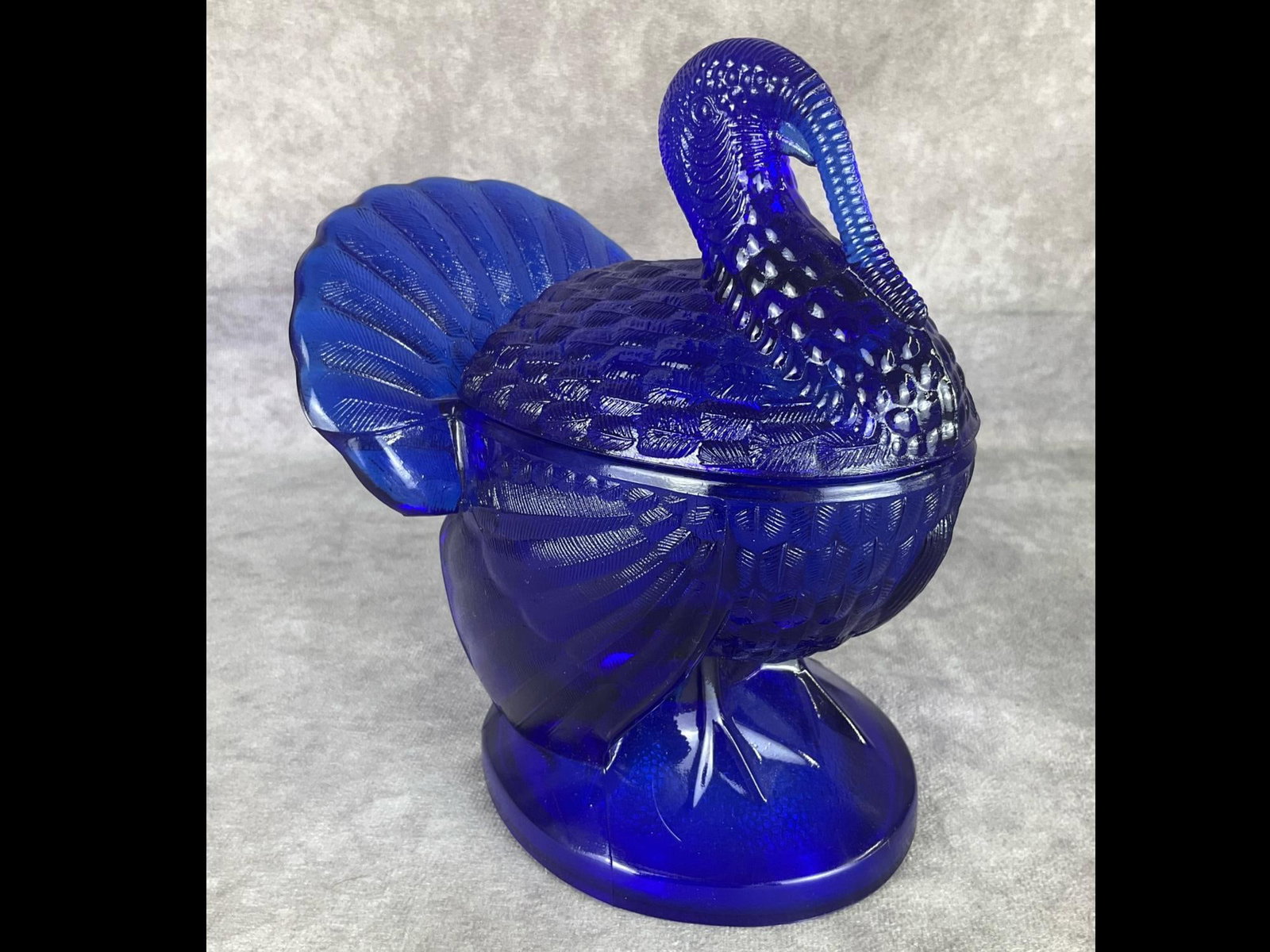 L. E. Smith Cobalt Blue Glass Hen on Nest: Marked S on the bottom. Good condition. 7.5 inches tall.