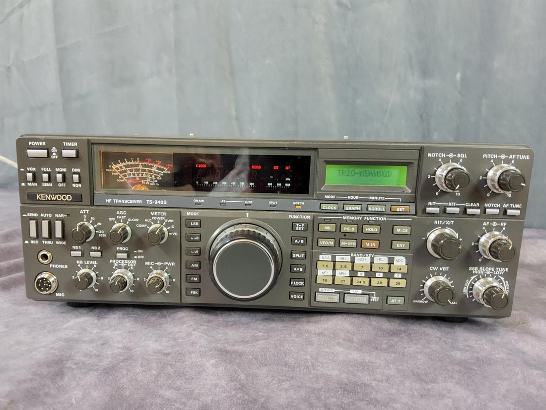 Kenwood Ham Radio (1 of 9)